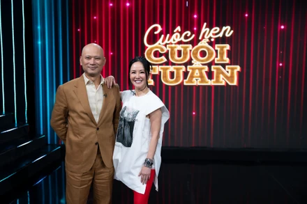 Ca sĩ Hồng Nhung xuất hiện rạng rỡ trong chương trình "Cuộc hẹn cuối tuần".