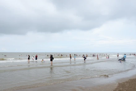 Lượng khách tới Sầm Sơn không nhiều như mọi năm.