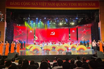 Chương trình nghệ thuật chào mừng thành công Đại hội Đảng bộ tỉnh Thanh Hóa.