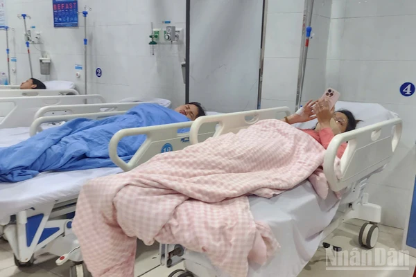 Sở Y tế tỉnh Quảng Ngãi xác định vụ ngộ độc thực phẩm xảy ra tại phường Cẩm Thành và các xã, phường lân cận khiến 203 trường hợp phải nhập viện để điều trị là do ăn bánh mì tại các điểm kinh doanh bánh mì bảng hiệu “Bánh mì Hồng Vân”.