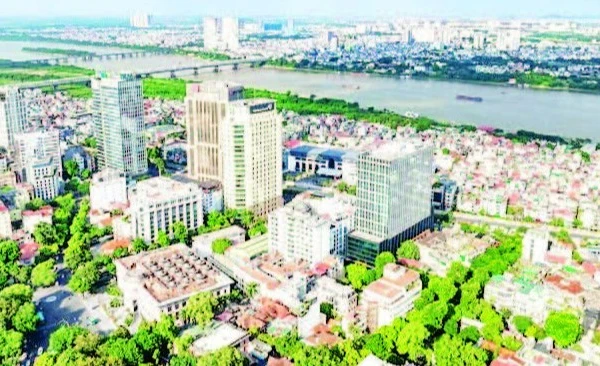 Sông Hồng và khu vực bãi sông, đoạn đi qua trung tâm thành phố Hà Nội.