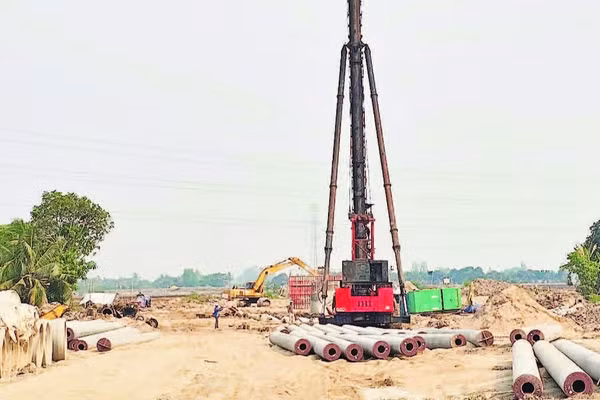 Ủy ban nhân dân tỉnh An Giang đề nghị Ban Quản lý dự án tỉnh giám sát nghiêm, không để tình trạng thi công cầm chừng, đối phó.