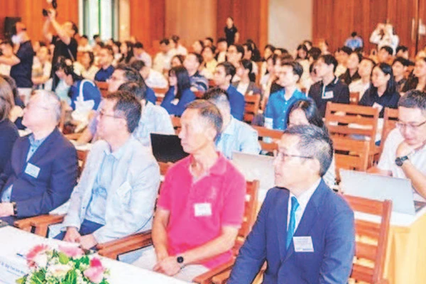 Các đại biểu tham dự Hội nghị quốc tế sinh học 2025. (Ảnh ĐẠT TÙNG)