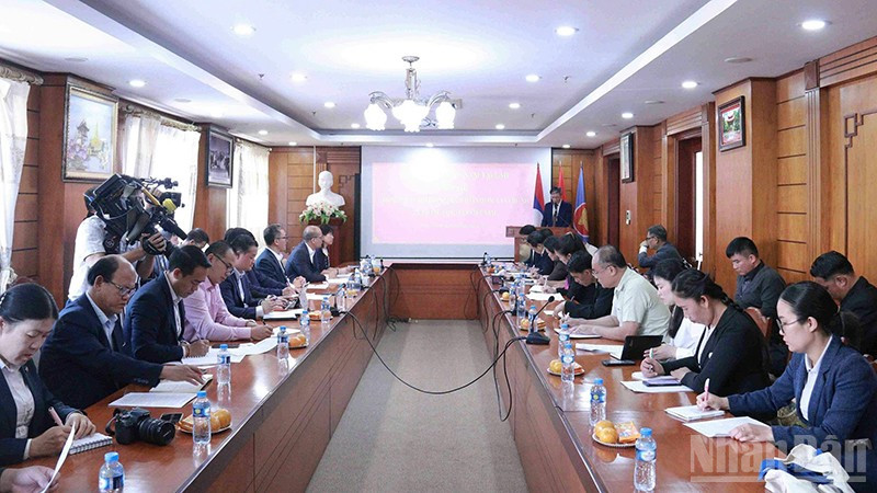 Quang cảnh buổi họp báo. (Ảnh: DUY TOÀN)