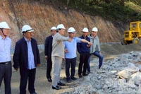 Lãnh đạo tỉnh Lâm Đồng kiểm tra công tác sửa chữa, khắc phục sự cố sạt lở tại đèo Prenn.