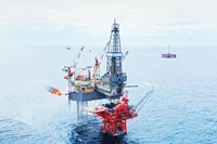 Khai thác dầu khí tại mỏ Đại Hùng pha 3.