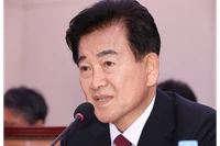 Bộ trưởng Thống nhất Hàn Quốc Chung Dong Young. (Ảnh: Tân Hoa xã)