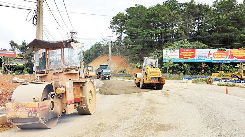 Tỉnh Lâm Đồng đang quyết liệt tháo gỡ vướng mắc để dự án cải tạo, nâng cấp Quốc lộ 28B hoàn thành đúng tiến độ.