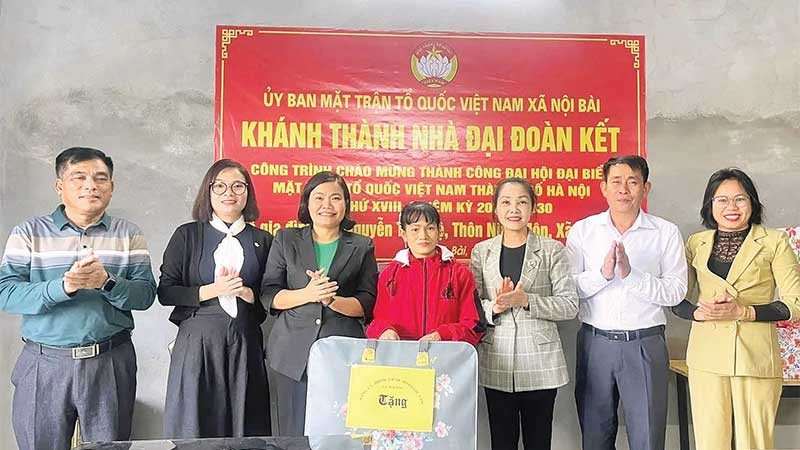 Những ngôi nhà Đại đoàn kết được trao cho những hộ gia đình khó khăn ở xã Nội Bài đúng dịp Tết Nguyên đán Bính Ngọ giúp các hộ đón Tết trong ấm áp, yêu thương.