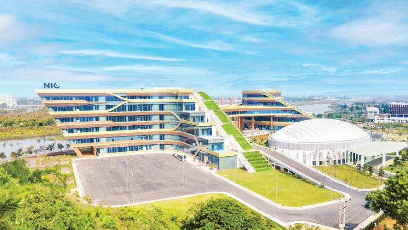 Trung tâm Đổi mới sáng tạo quốc gia và Trung tâm Đổi mới sáng tạo của Hà Nội cùng đặt tại Hòa Lạc sẽ tạo nên tính bổ trợ trong hoạt động, hỗ trợ thương mại hóa công nghệ. (Ảnh NIC)
