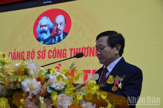 Bí thư Đảng ủy Sơ Công thương phát biểu khai mạc Đại hội.