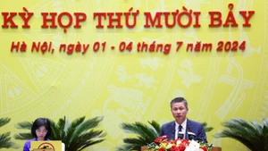 Giám đốc Sở Giao thông vận tải Hà Nội Nguyễn Phi Thường trình bày tờ trình về đề án.