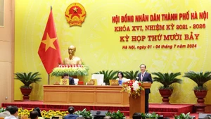 Chủ tịch Hội đồng nhân dân thành phố Hà Nội Nguyễn Ngọc Tuấn phát biểu bế mạc kỳ họp thứ 17.