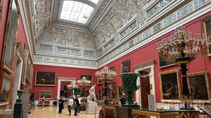 Rất nhiều báu vật được trưng bày tại Hermitage ở thành phố Saint Petersburg. (Ảnh: THÙY VÂN)