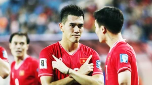 Bài toán hàng công đối với HLV Kim Sang Sik là sử dụng tiền đạo Tiến Linh sao cho hiệu quả. Ảnh: LÊ MINH