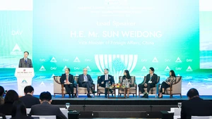 Quang cảnh Phiên toàn thể thứ 4 trong khuôn khổ Diễn đàn Tương lai ASEAN 2025. Ảnh: SƠN TÙNG