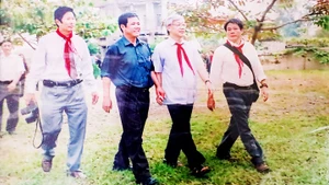 Tháng 11/2005, đồng chí Nguyễn Phú Trọng (khi đó là Ủy viên Bộ Chính trị, Bí thư Thành ủy Hà Nội) về thăm lại xã Vạn Thọ (Đại Từ), nơi đồng chí đã từng sinh sống, học tập trong những năm 1965 -1967. 