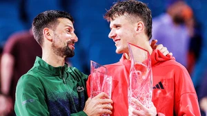 Djokovic là thần tượng của Mensik trong quần vợt.
