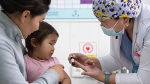 Bệnh sởi có thể được ngăn ngừa bằng cách tiêm chủng vaccine. (Ảnh: Unicef)