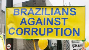 Người dân Brazil kêu gọi mạnh tay với tham nhũng. Ảnh: GETTY
