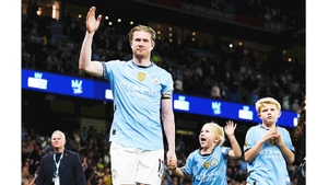 Kevin de Bruyne chia tay sân Etihad sau lần 421 khoác áo Man City.