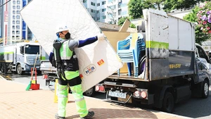 Bộ đồ hỗ trợ nhân viên vệ sinh