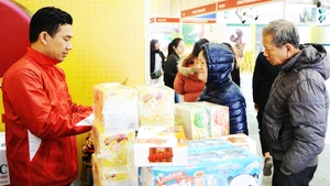 Đang có nhiều ý kiến về việc áp thuế tiêu thụ đặc biệt đối với nước giải khát. Ảnh: BẮC SƠN
