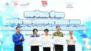 Cuộc thi Olympic tiếng Anh dành cho cán bộ trẻ 
