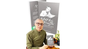 Tác giả Võ Xuân Quế với “Nhật ký trong tù bằng tiếng nước ngoài” vừa ấn bản, tháng 3/2025.