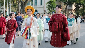 Thông đường cho doanh nghiệp và xã hội đắp bồi văn hóa