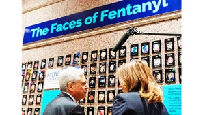 Khu tưởng niệm những nạn nhân của fentanyl ở Mỹ. Ảnh: SHUTTER STOCK
