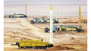 Một hệ thống tên lửa đạn đạo của Iran. Ảnh: FARS NEWS