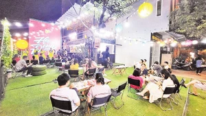 LaCa Container Coffee ngày càng thu hút nhiều khách hàng. 