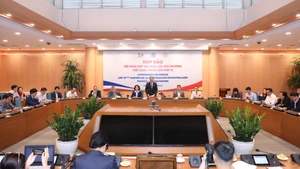 Toàn cảnh cuộc họp báo.