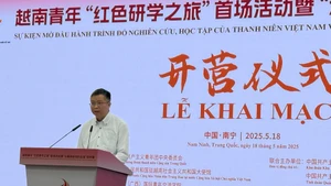 Đại sứ Phạm Thanh Bình tham dự và phát biểu tại Lễ khai mạc hoạt động “Theo dấu chân Bác Hồ” trong khuôn khổ “Hành trình đỏ nghiên cứu, học tập của thanh niên”. (Ảnh do Đại sứ quán Việt Nam tại Trung Quốc cung cấp)