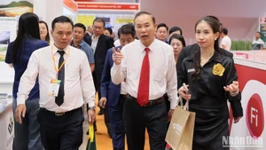 Đại diện Bộ Nông nghiệp và Phát triển Nông thôn tham dự khai mạc triển lãm Vietstock 2024.