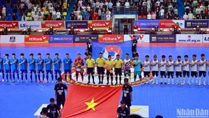 Các câu lạc bộ ra sân thi đấu trong giai đoạn hai của giải đấu.