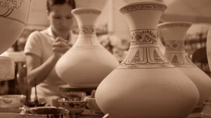 Gốm sứ Quang Vinh: Từ sản phẩm làng nghề đến “bàn tiệc” năm châu