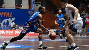 Hanoi Buffaloes chào sân Tây Hồ bằng chiến thắng trước đội khách mời V Islanders. (Ảnh: Nhật Dũng)