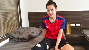 Trung vệ đội tuyển Việt Nam được kiểm tra chấn thương tại bệnh viện Vinmec. (Ảnh: VFF)
