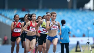 [Ảnh] Nguyễn Thị Oanh và "cú đúp Vàng" siêu tốc trong lịch sử SEA Games