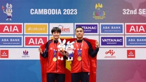 Chúng em hiểu nhau như anh em