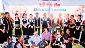 Quang cảnh lễ tạ ơn của người Ra Glai.