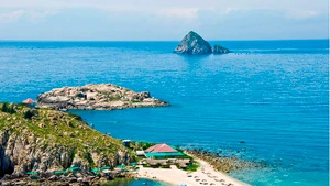 Hòn Nội-Hòn Ngoại đảo yến thiên nhiên Khánh Hòa.