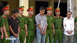 [Video] Vụ công ty Saigon Transco buôn lậu hàng triệu lít dầu: Khởi tố thêm 34 bị can