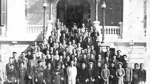Chủ tịch Hồ Chí Minh gặp gỡ giới công thương Hà Nội ngày 18/9/1945. (Ảnh Tư liệu)