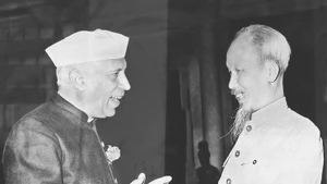 Chủ tịch Hồ Chí Minh và Thủ tướng Ấn Độ Jawaharlal Nehru, hai nhà lãnh đạo đã đặt nền móng cho quan hệ Việt Nam-Ấn Độ. (Ảnh TTXVN)