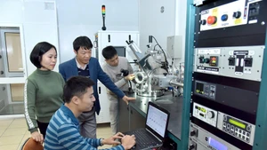 Hoạt động nghiên cứu khoa học tại Đại học Bách khoa Hà Nội. Ảnh: Anh Sơn