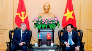 Đồng chí Nguyễn Xuân Thắng tiếp, làm việc với ngài Shovgi Kamal oglu Mehdizade, Đại sứ Đặc mệnh toàn quyền Cộng hòa Azerbaijan tại Việt Nam.