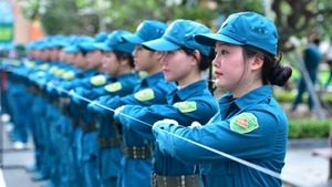 Khối nữ du kích miền nam luyện tập diễu binh cho Lễ Kỷ niệm 80 năm Ngày Quốc khánh.